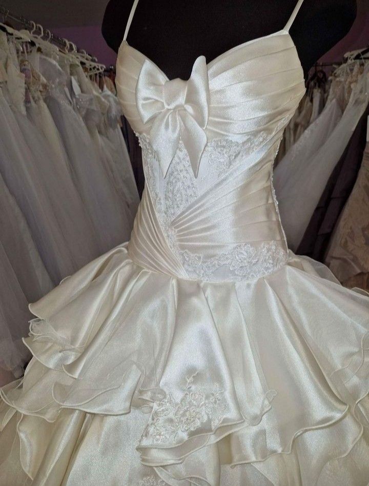 A Line Long Satin Lace Wedding Dress Spaghetti Straps Bridal Gown fg7229