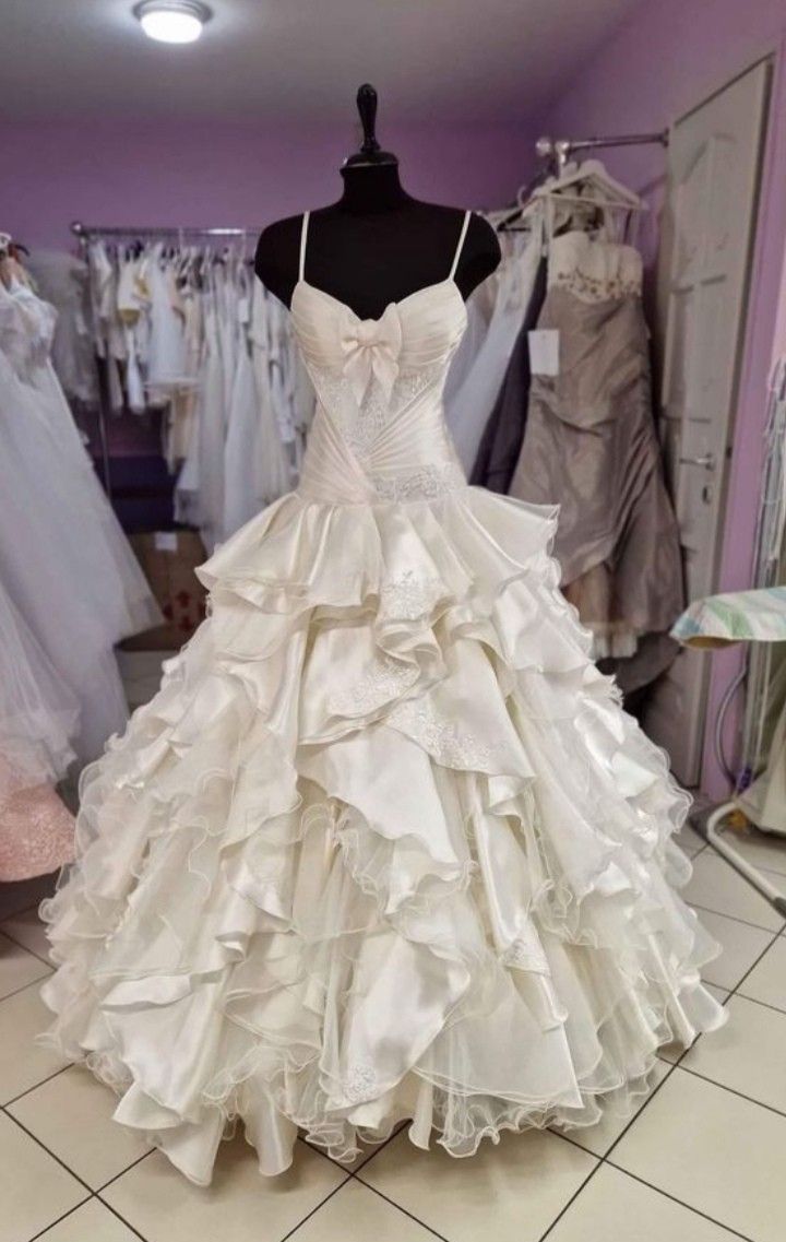 A Line Long Satin Lace Wedding Dress Spaghetti Straps Bridal Gown fg7229