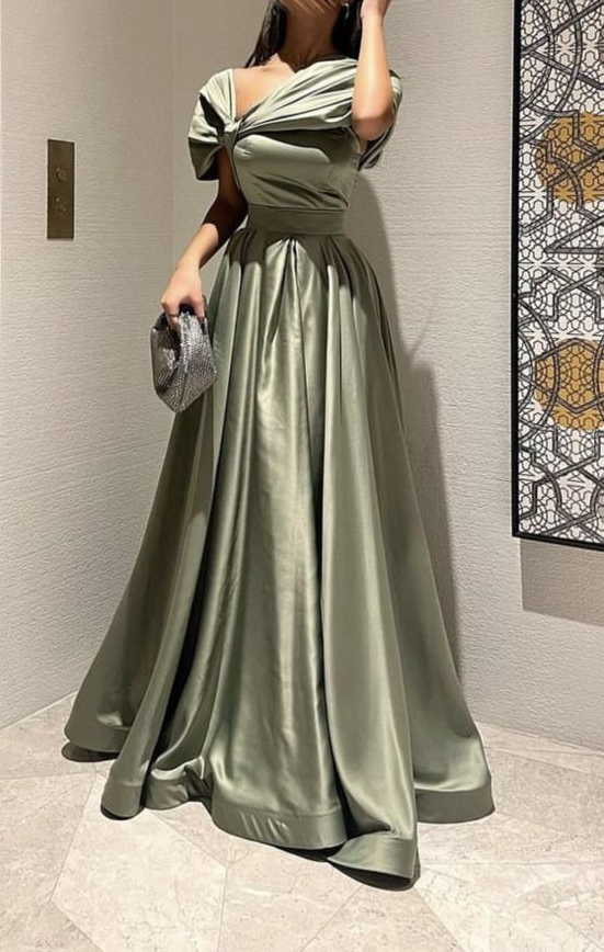 Vestido de fiesta formal de noche en color verde salvia con hombros descubiertos y corte en A fg7447