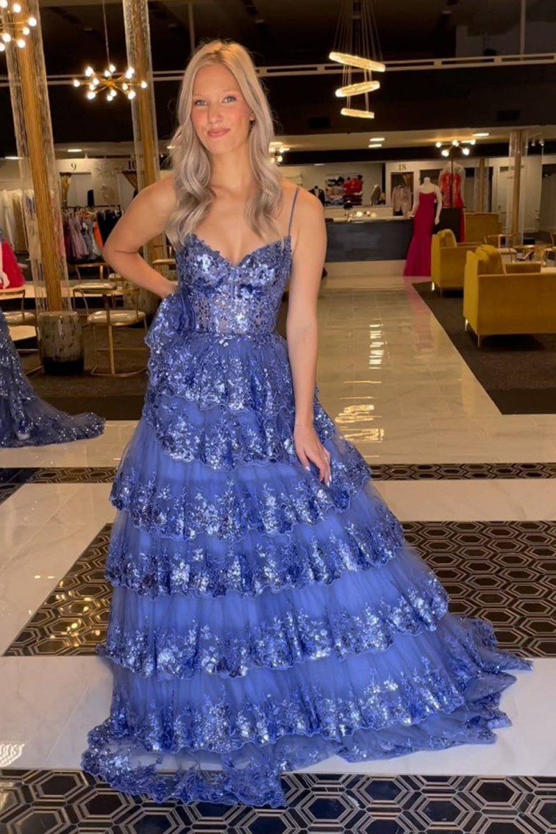 Maryam | Vestido de fiesta de encaje con capas y tirantes finos en forma de A