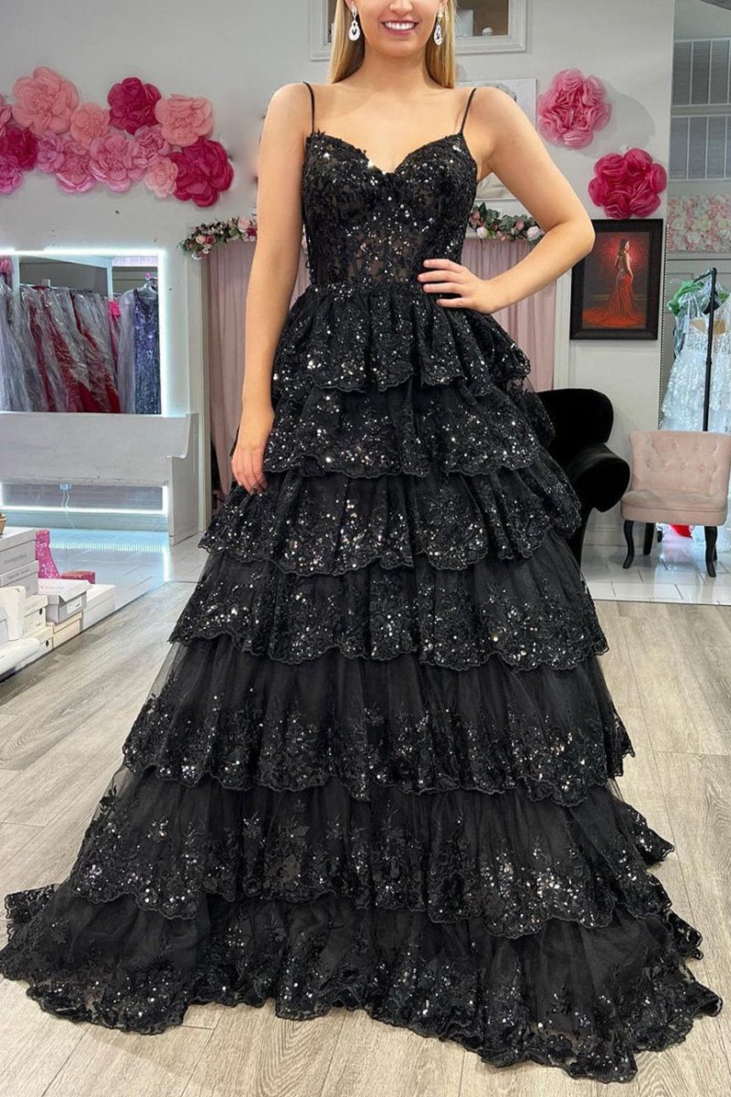 Maryam | Vestido de fiesta de encaje con capas y tirantes finos en forma de A