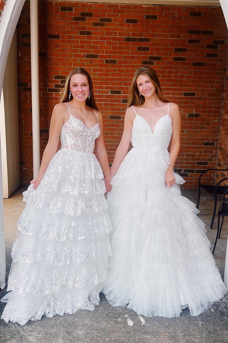 Maryam | Vestido de fiesta de encaje con capas y tirantes finos en forma de A