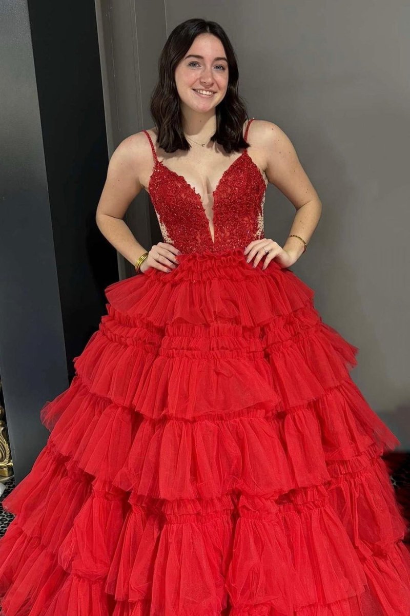 Vestido de fiesta con volantes y tirantes finos con cuentas negras de Hadlee