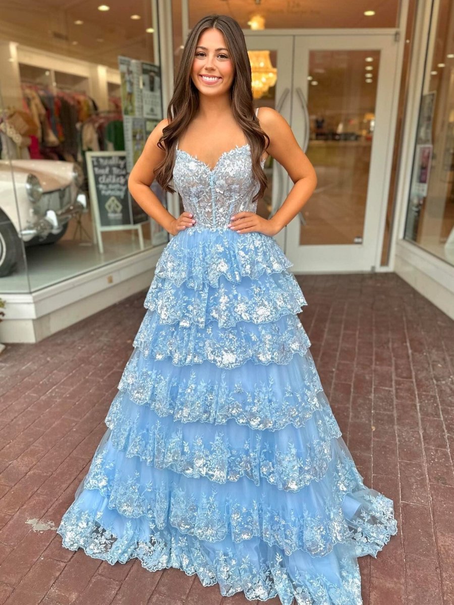 Maryam | Vestido de fiesta de encaje con capas y tirantes finos en forma de A