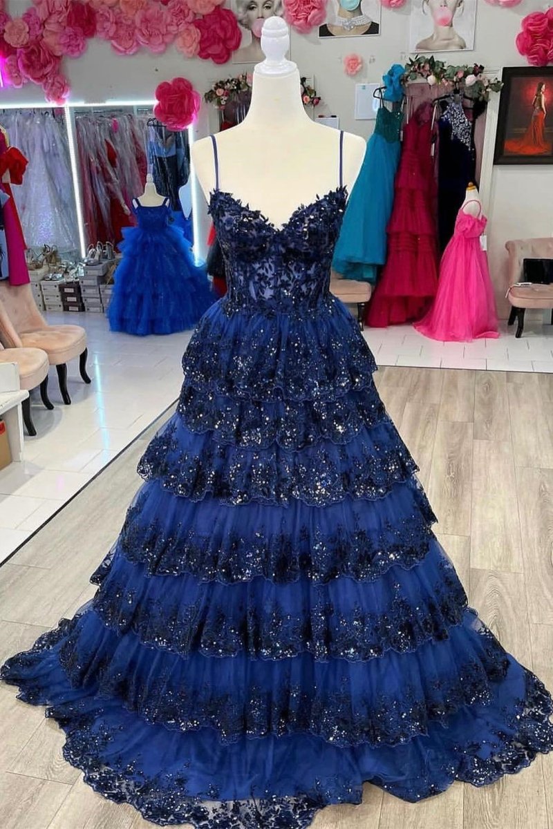 Maryam | Vestido de fiesta de encaje con capas y tirantes finos en forma de A