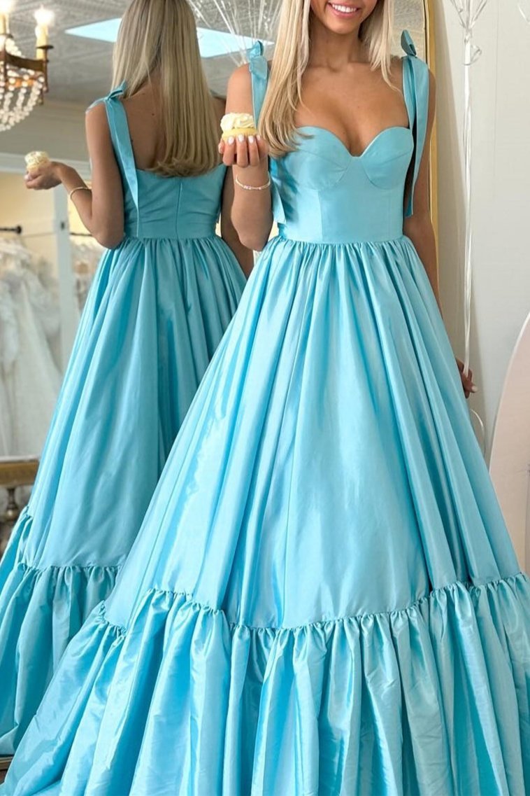 Kamilah|Vestido de fiesta largo en forma de A con escote en forma de corazón y lazo en color rojo