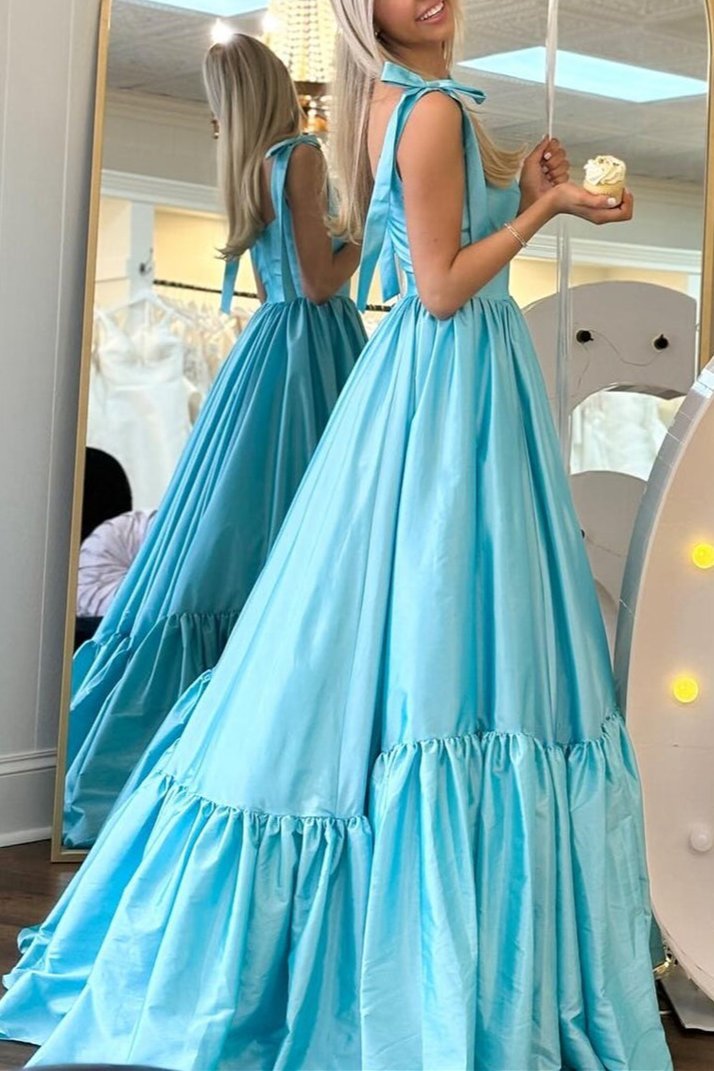 Kamilah|Vestido de fiesta largo en forma de A con escote en forma de corazón y lazo en color rojo