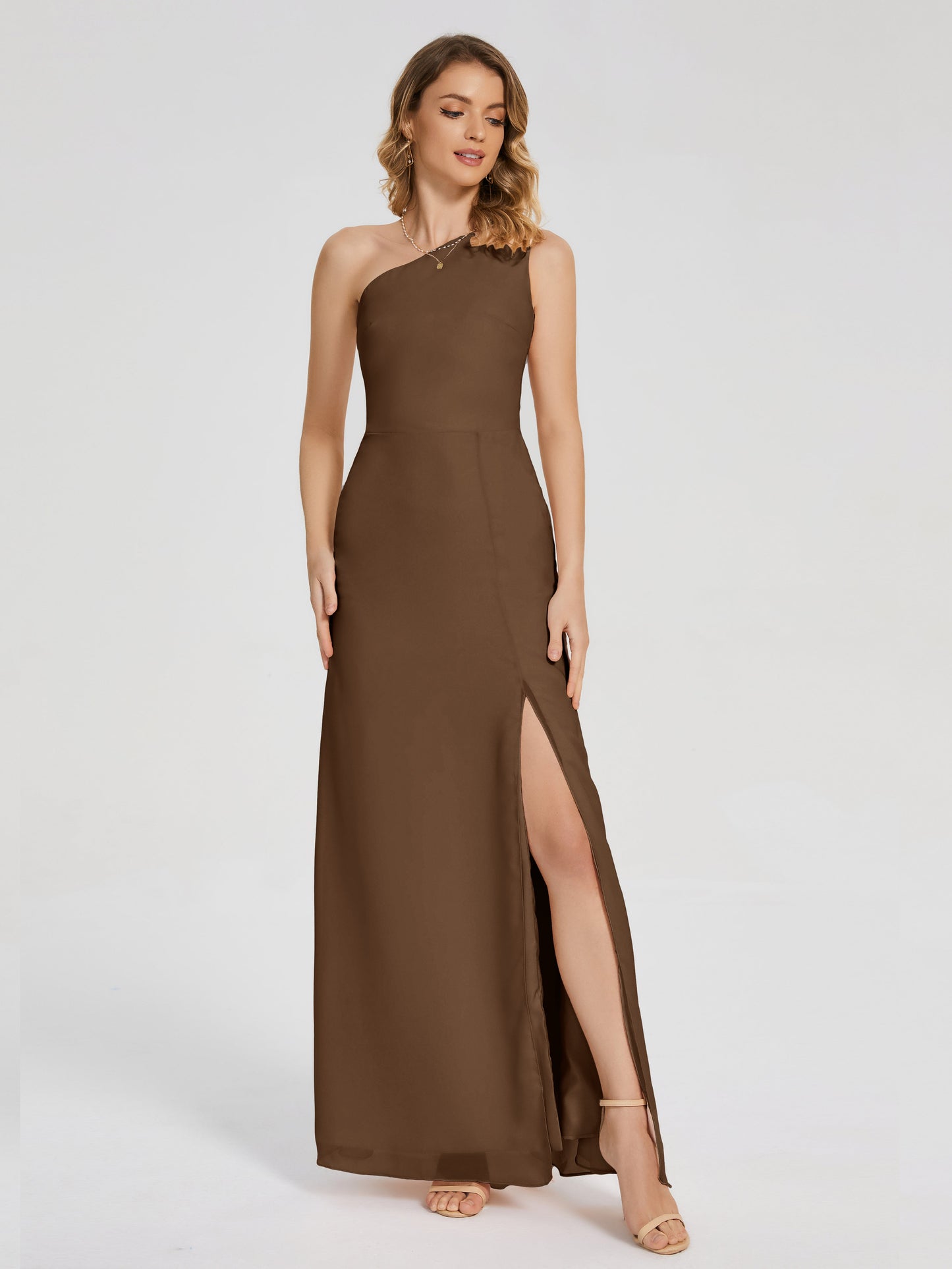Vestido de fiesta con escote en forma de columna y un hombro con abertura