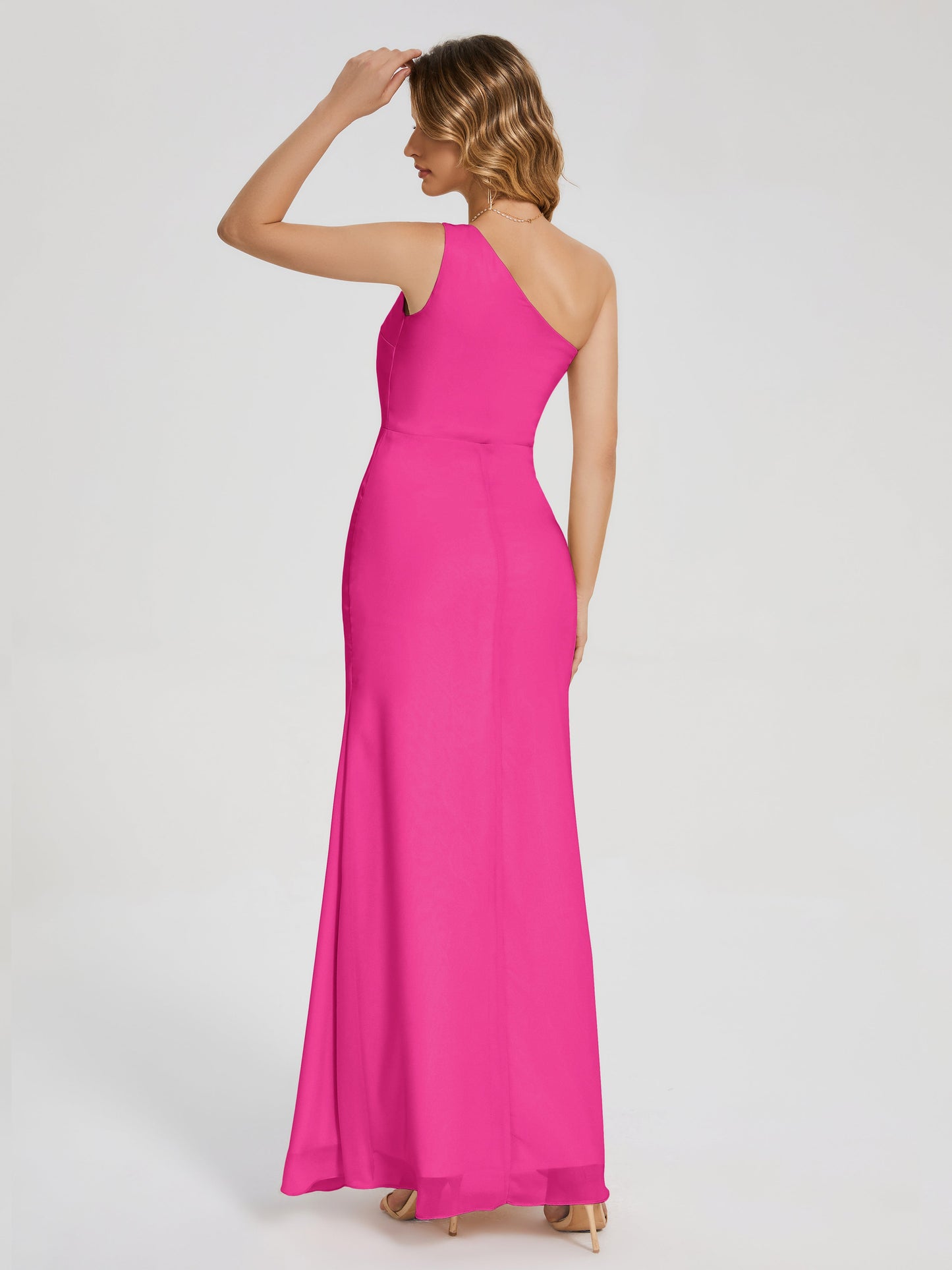 Vestido de fiesta con escote en forma de columna y un hombro con abertura