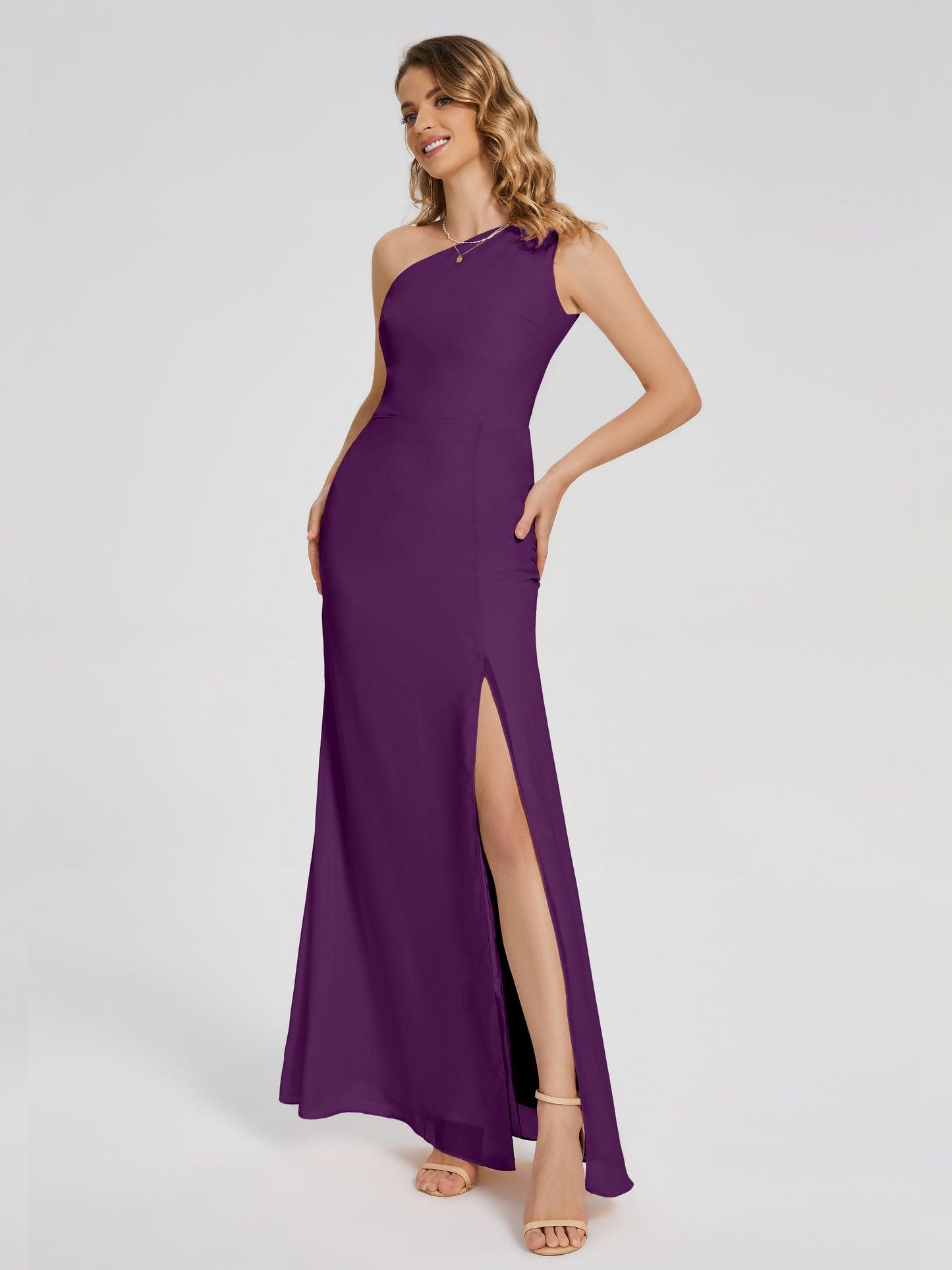 Vestido de fiesta con escote en forma de columna y un hombro con abertura