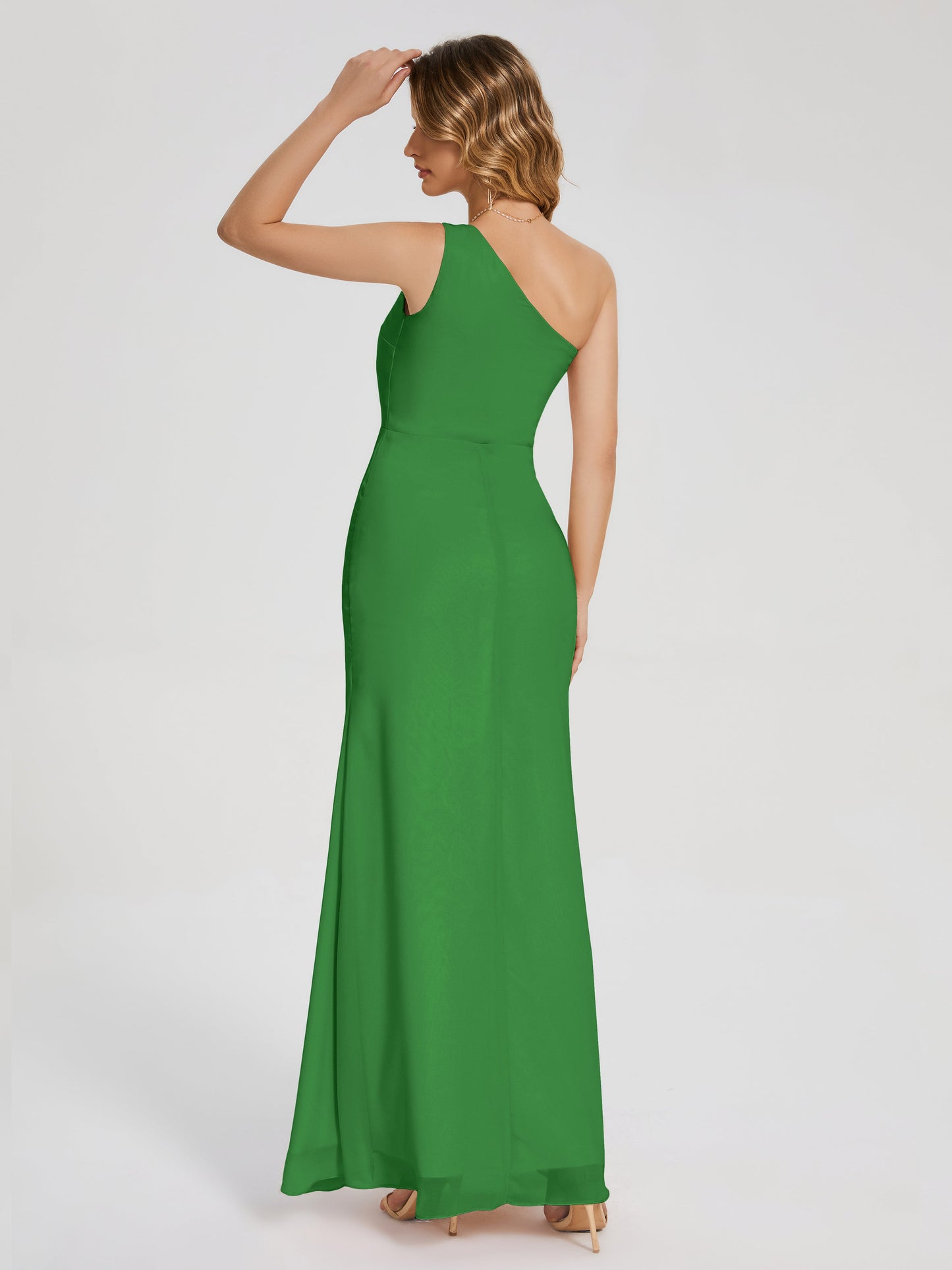 Vestido de fiesta con escote en forma de columna y un hombro con abertura
