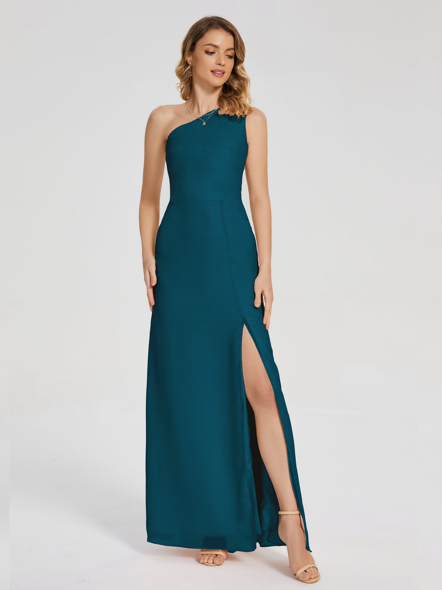Vestido de fiesta con escote en forma de columna y un hombro con abertura