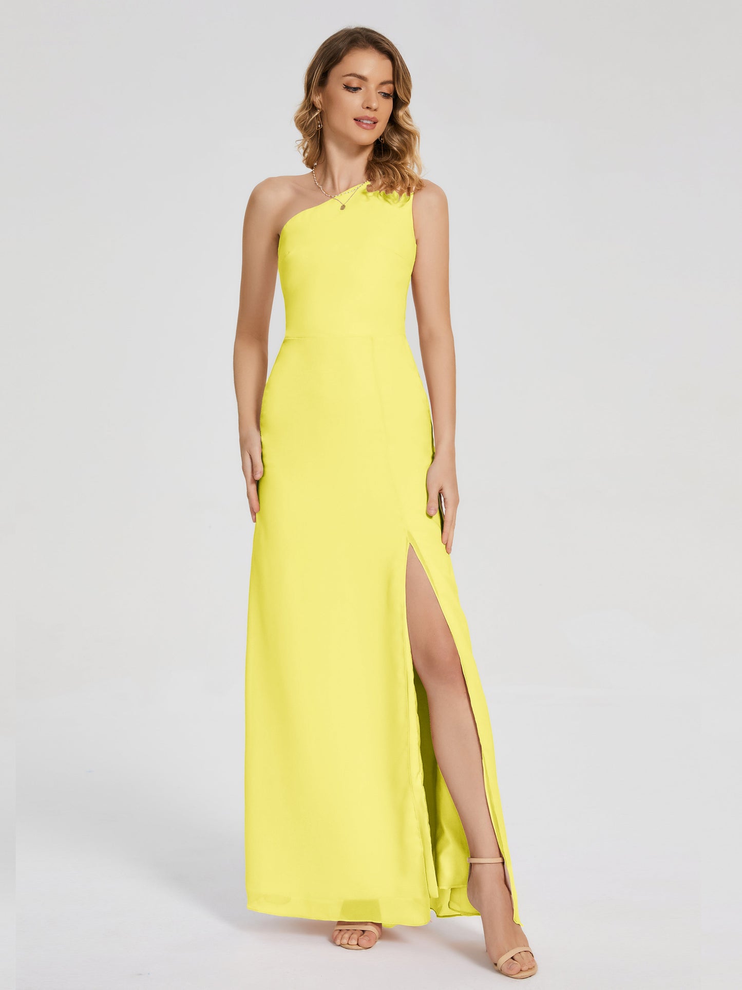 Vestido de fiesta con escote en forma de columna y un hombro con abertura