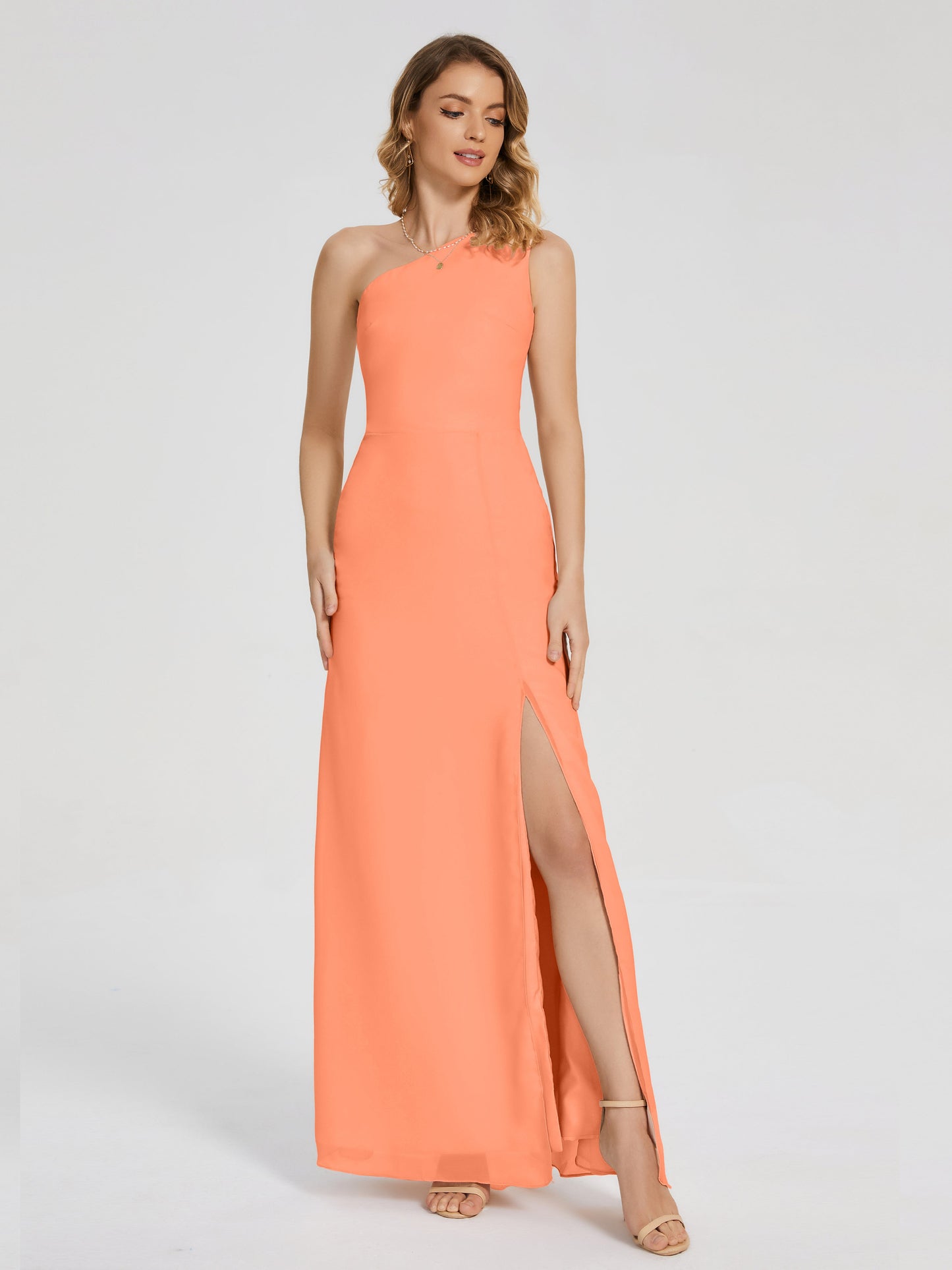 Vestido de fiesta con escote en forma de columna y un hombro con abertura
