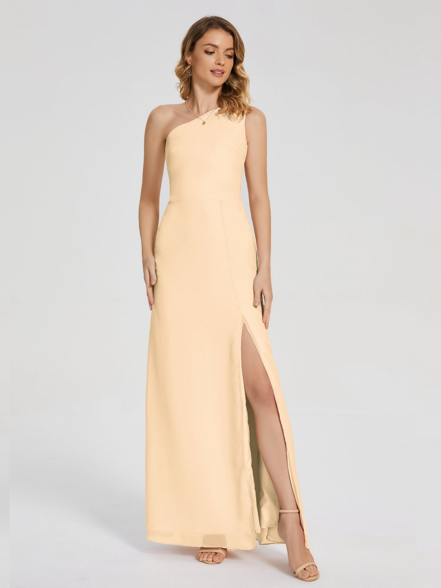Vestido de fiesta con escote en forma de columna y un hombro con abertura