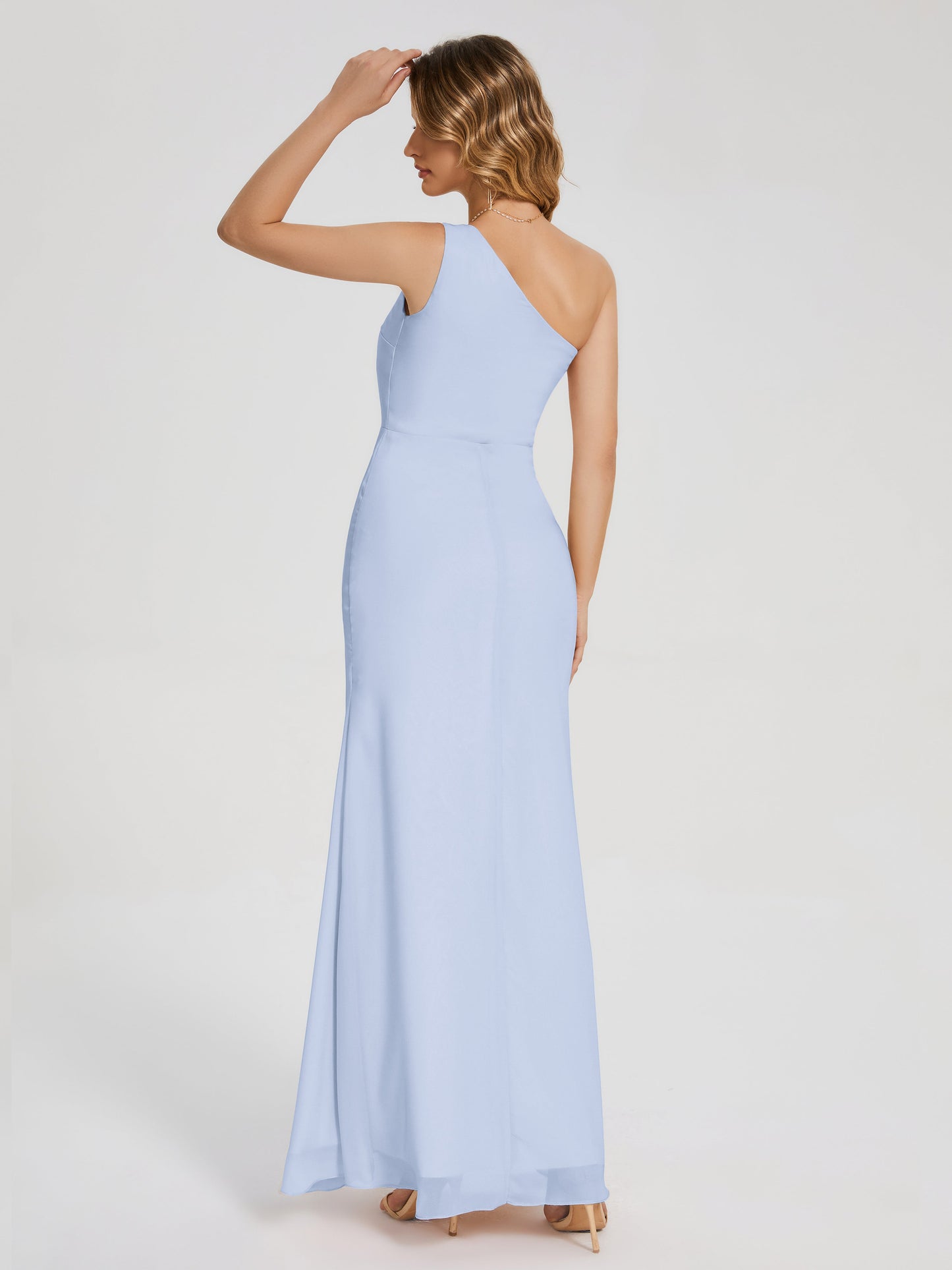 Vestido de fiesta con escote en forma de columna y un hombro con abertura