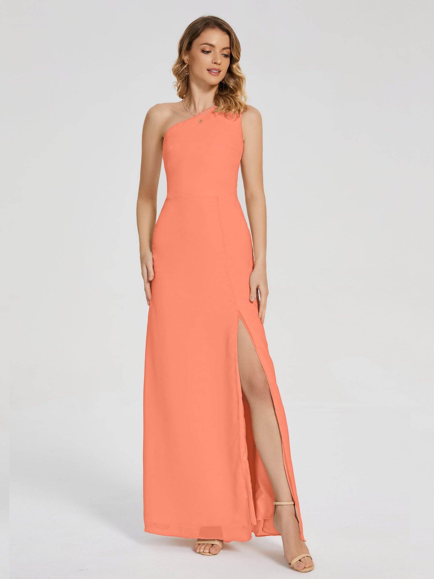 Vestido de fiesta con escote en forma de columna y un hombro con abertura