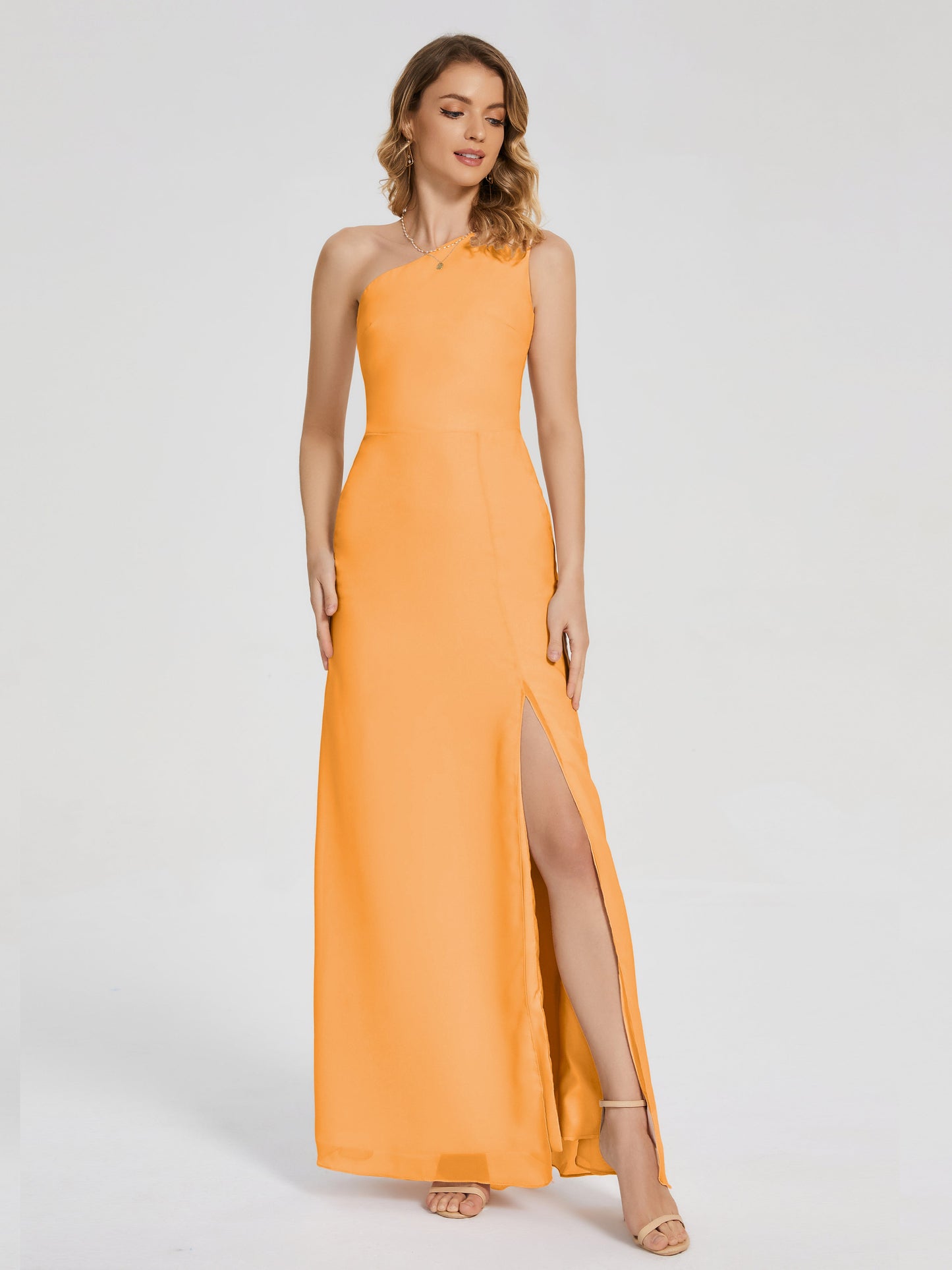 Vestido de fiesta con escote en forma de columna y un hombro con abertura