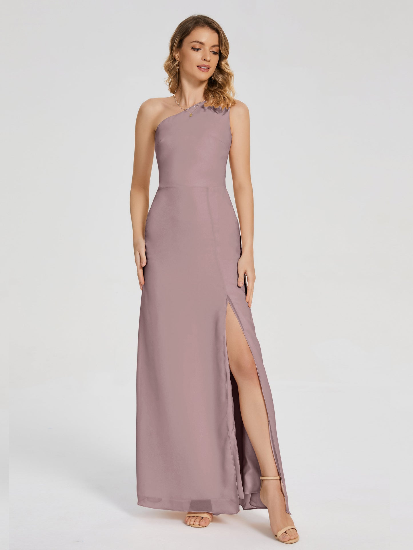 Vestido de fiesta con escote en forma de columna y un hombro con abertura