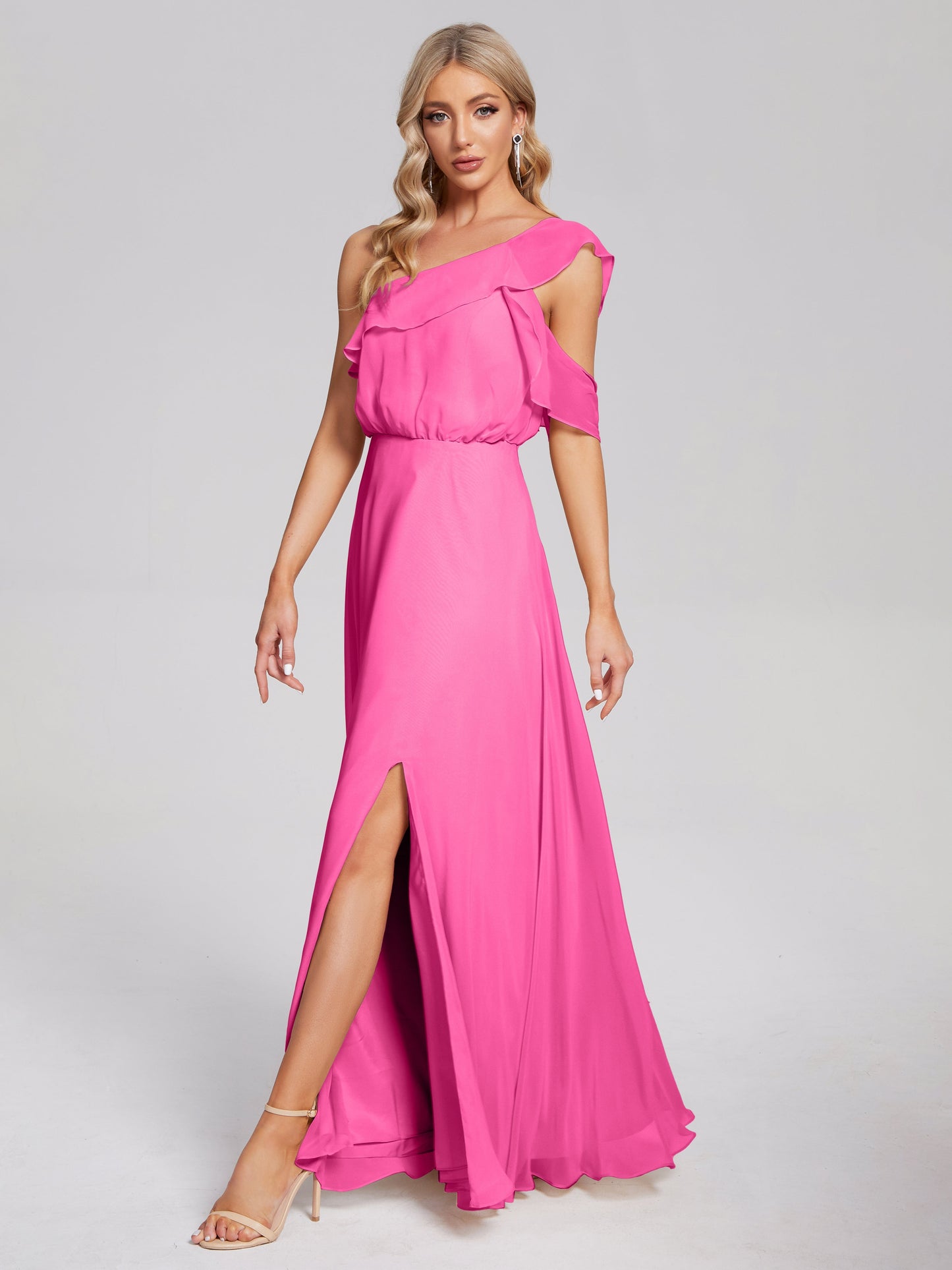 Vestido de fiesta de gasa con un hombro descubierto y volantes