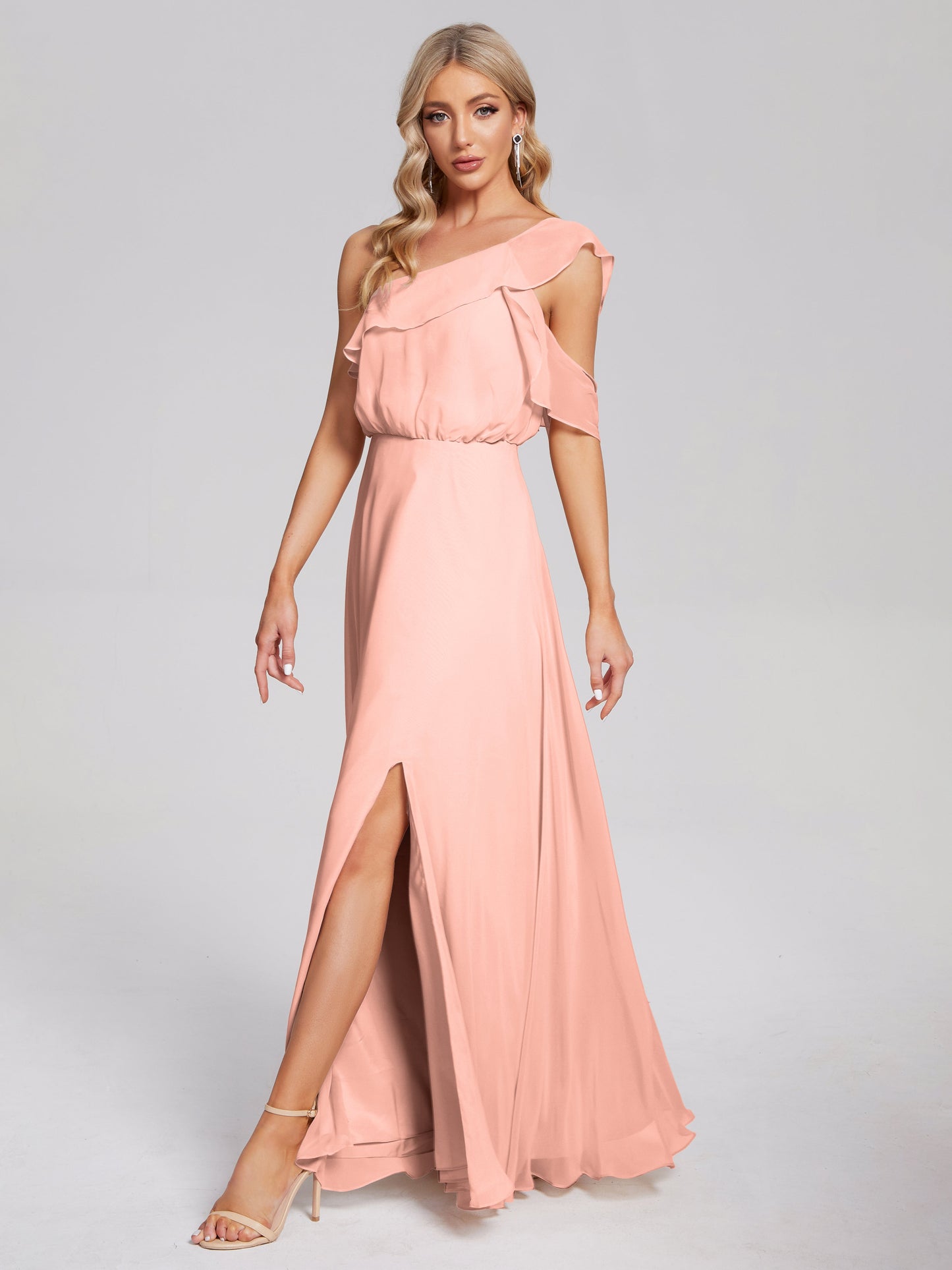 Vestido de fiesta de gasa con un hombro descubierto y volantes