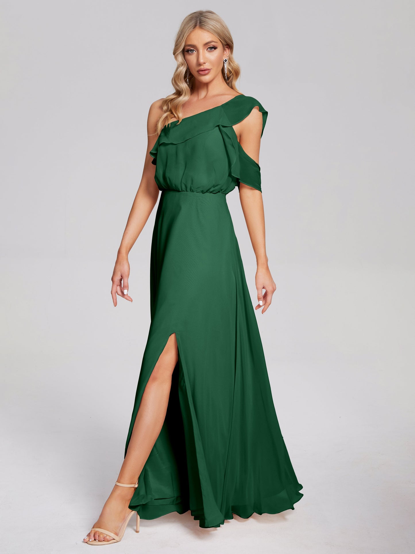 Vestido de fiesta de gasa con un hombro descubierto y volantes