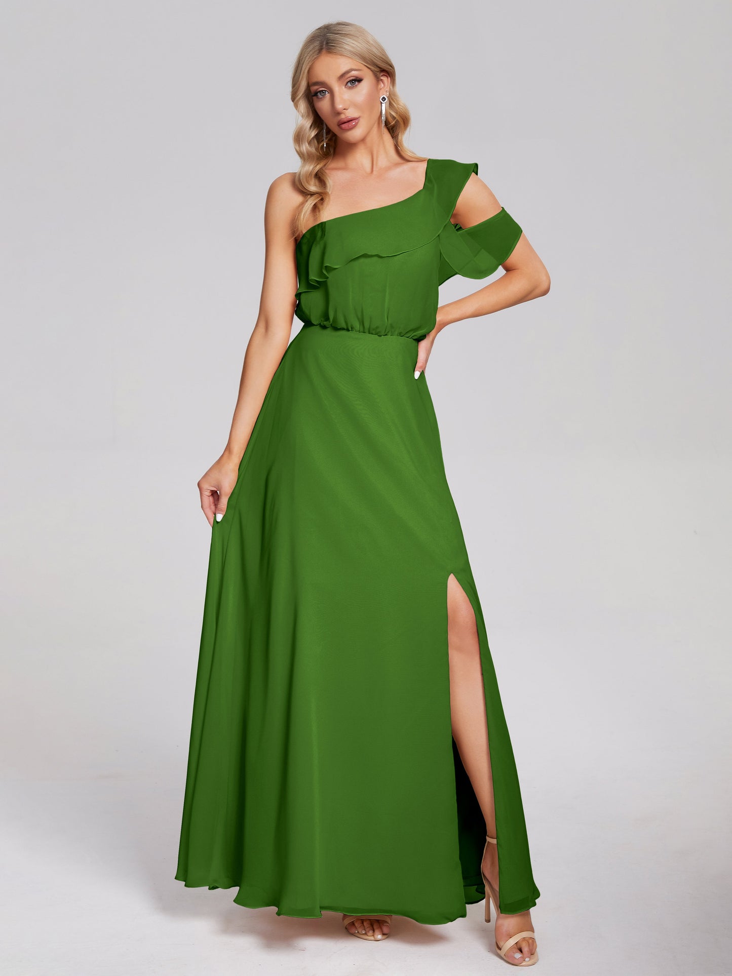 Vestido de fiesta de gasa con un hombro descubierto y volantes