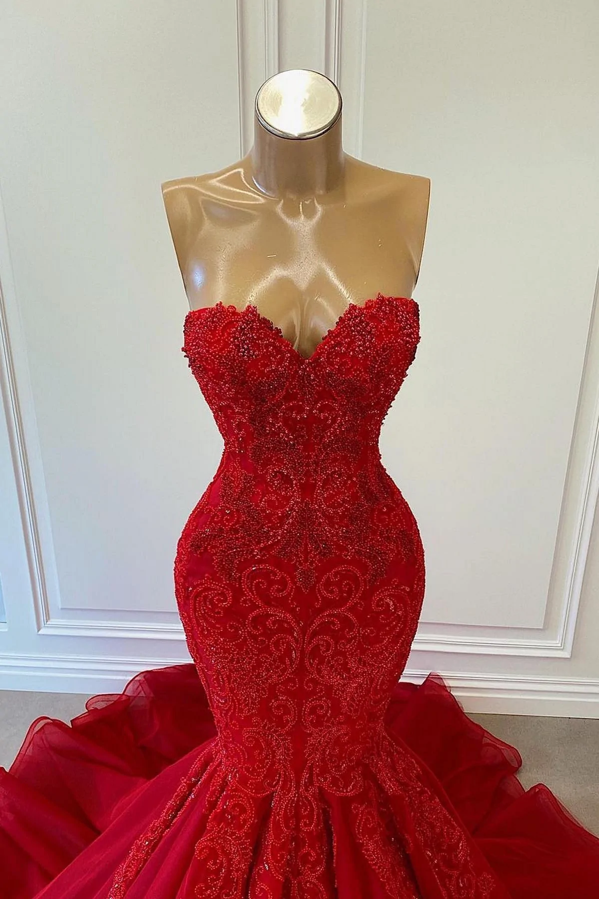 Exquisitos vestidos de fiesta de sirena sin mangas con escote en forma de corazón y lentejuelas rojas fg2890