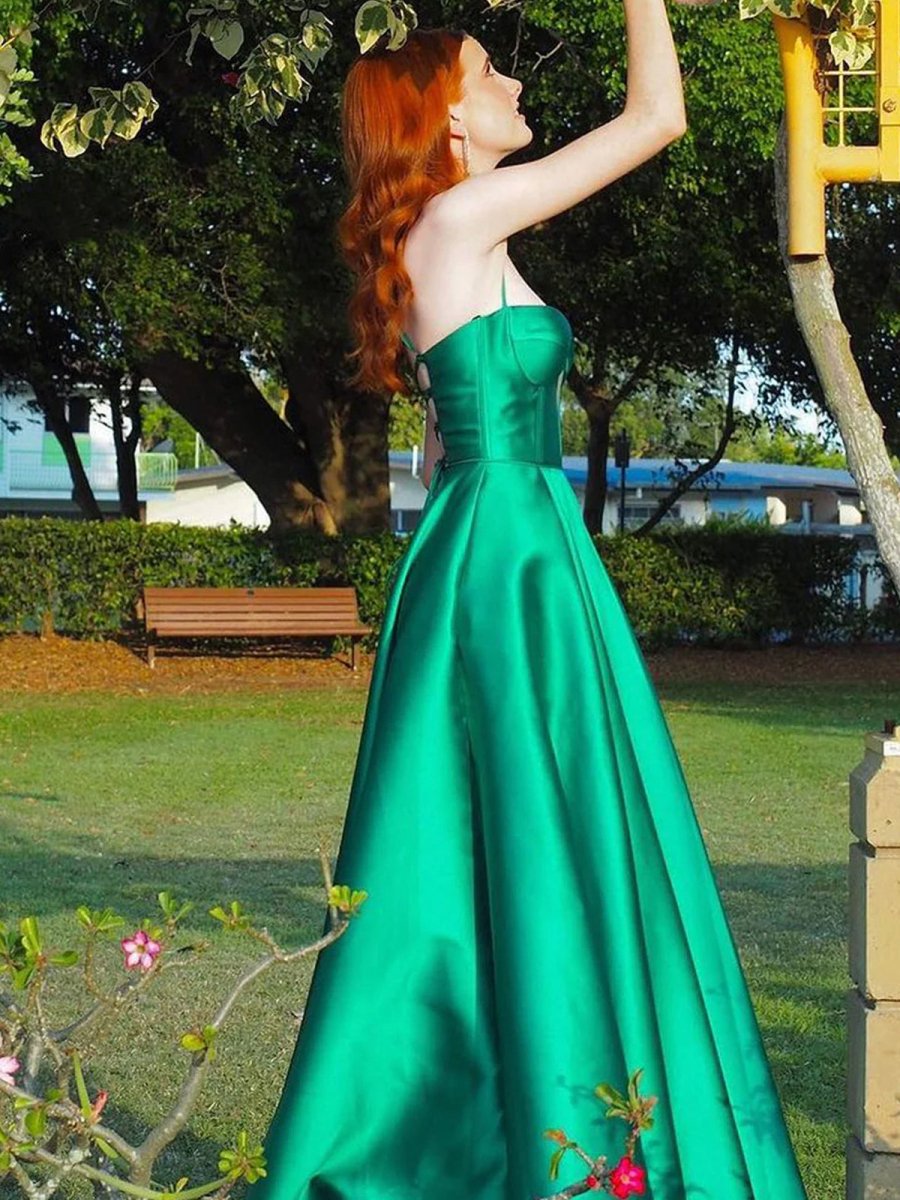 Etherea | Vestidos de fiesta largos de satén verde con escote en forma de corazón y abertura