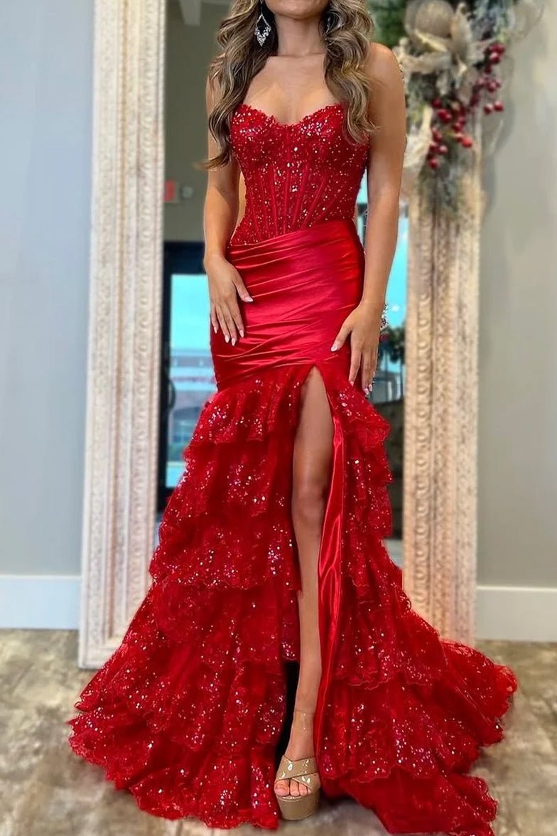 Evaluna | Vestido de fiesta largo con capas, plisado, escote en V y corte sirena en rojo sin tirantes y abertura