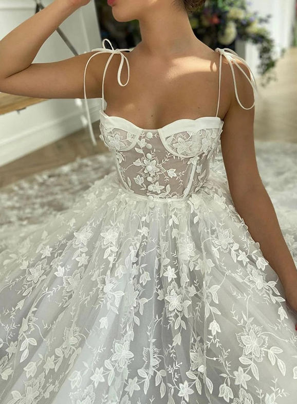 Vestido de novia largo de encaje transparente con aros en color blanco fg602