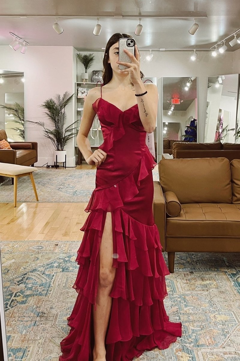 Hartlyn | Vestido de fiesta largo con volantes, corte sirena en rojo, hombros anudados y abertura