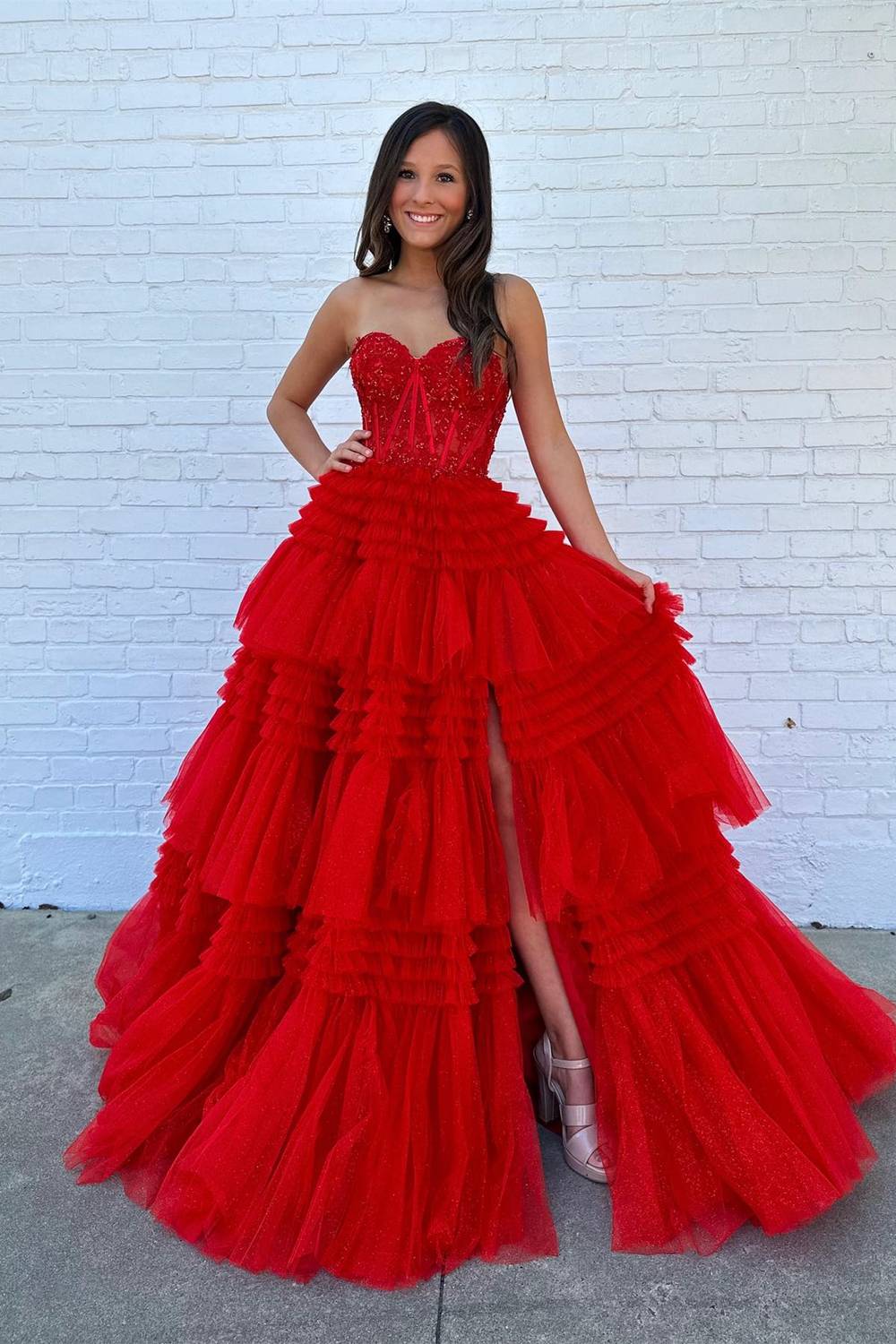 Vestido de fiesta con escote en forma de corazón en rosa intenso, vestido de noche con volantes escalonados en color fucsia
