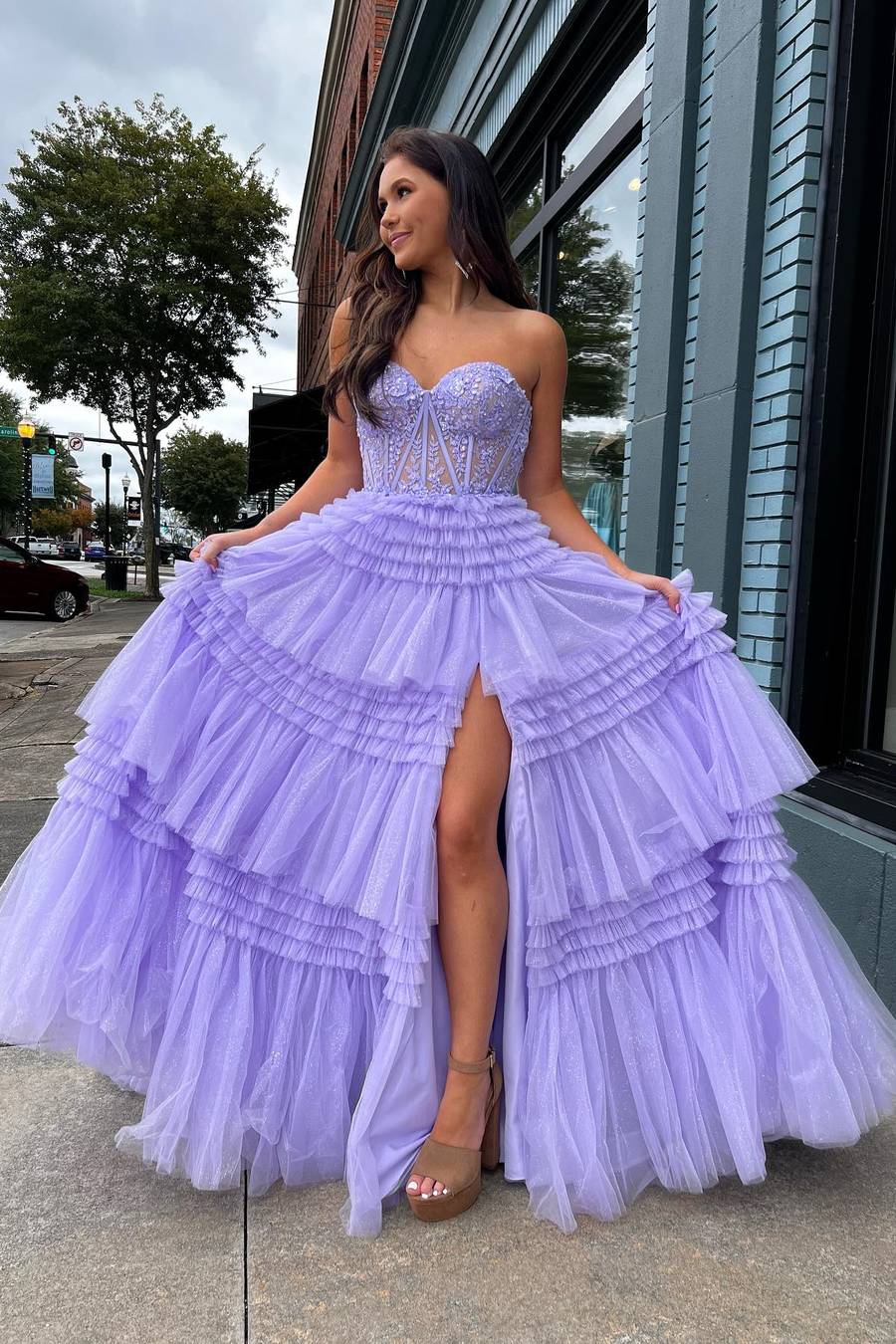 Vestido de fiesta con escote en forma de corazón en rosa intenso, vestido de noche con volantes escalonados en color fucsia