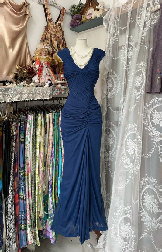 Vestido de fiesta de noche con pliegues y corte sirena en azul marino fg7385