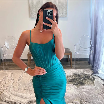 Addilynn| Vestido de fiesta de satén con escote redondo y abertura y corte sirena