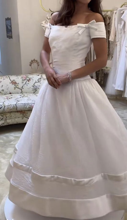 Vestido de novia largo con hombros descubiertos y corte en A Vestidos de novia sencillos fg7277