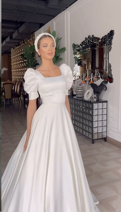 Vestido de novia largo de satén blanco con corte en A y corte princesa fg7432