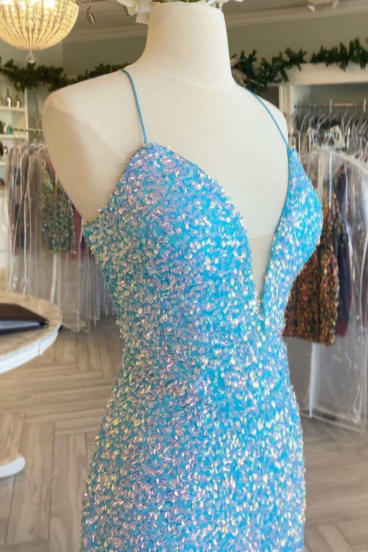 Vestido de fiesta largo con encaje y lentejuelas iridiscentes en azul fg6608