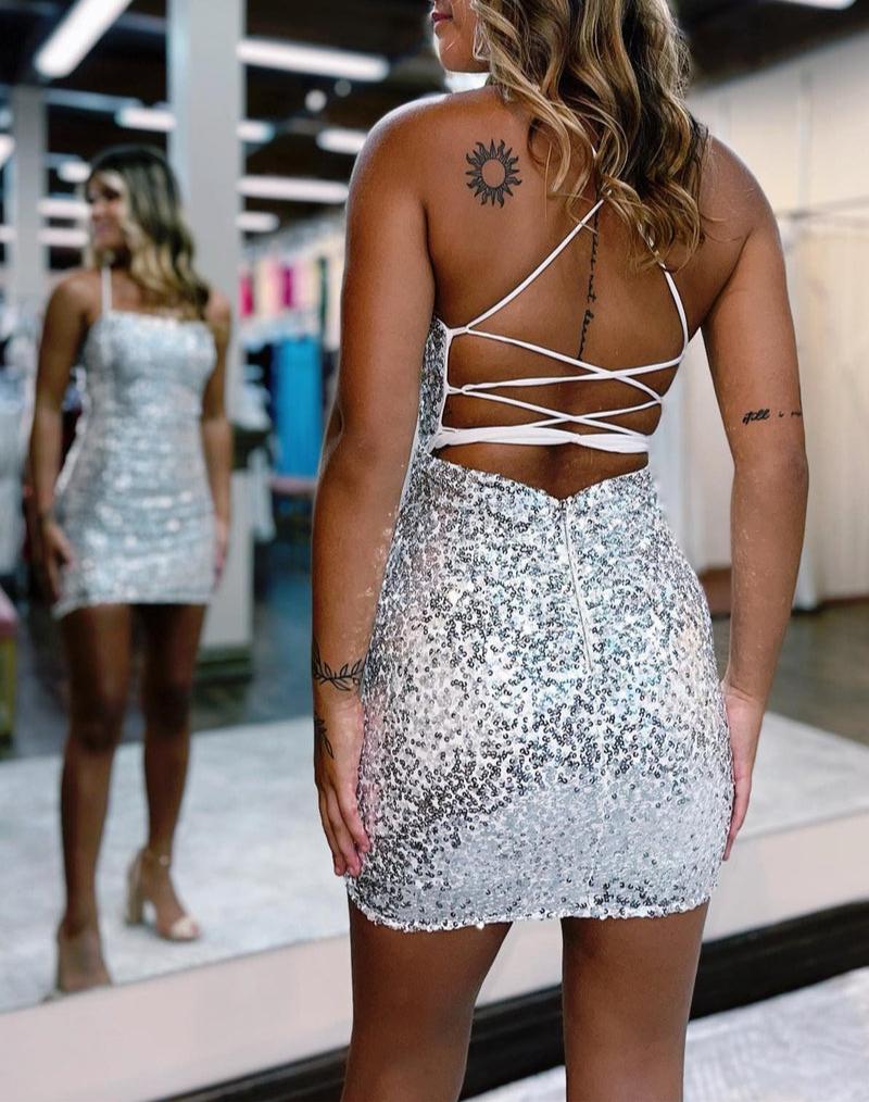 Serena | Vestidos de fiesta cortos con lentejuelas negras, tirantes ajustados y purpurina