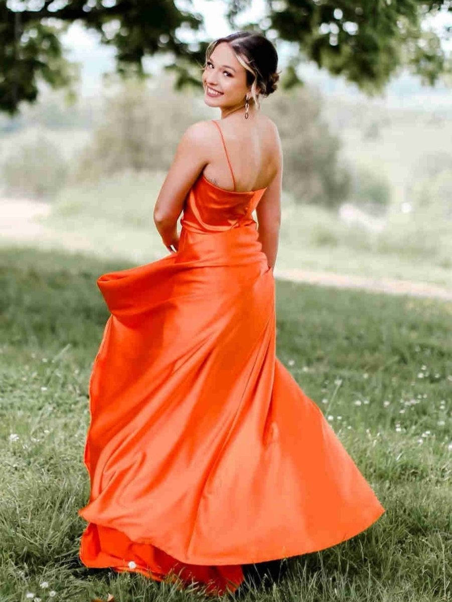 Araya | Vestido de fiesta de satén con escote vuelto y abertura en forma de A