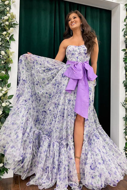 Elegantes vestidos de fiesta largos sin tirantes de gasa con estampado floral y abertura
