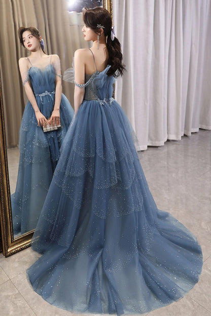 Hermoso vestido de fiesta de tul con capas y tirantes finos en color azul, vestido brillante con cuentas fg4000