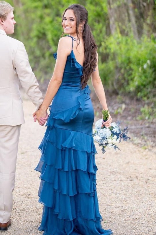 Hartlyn | Vestido de fiesta largo con volantes, corte sirena en rojo, hombros anudados y abertura