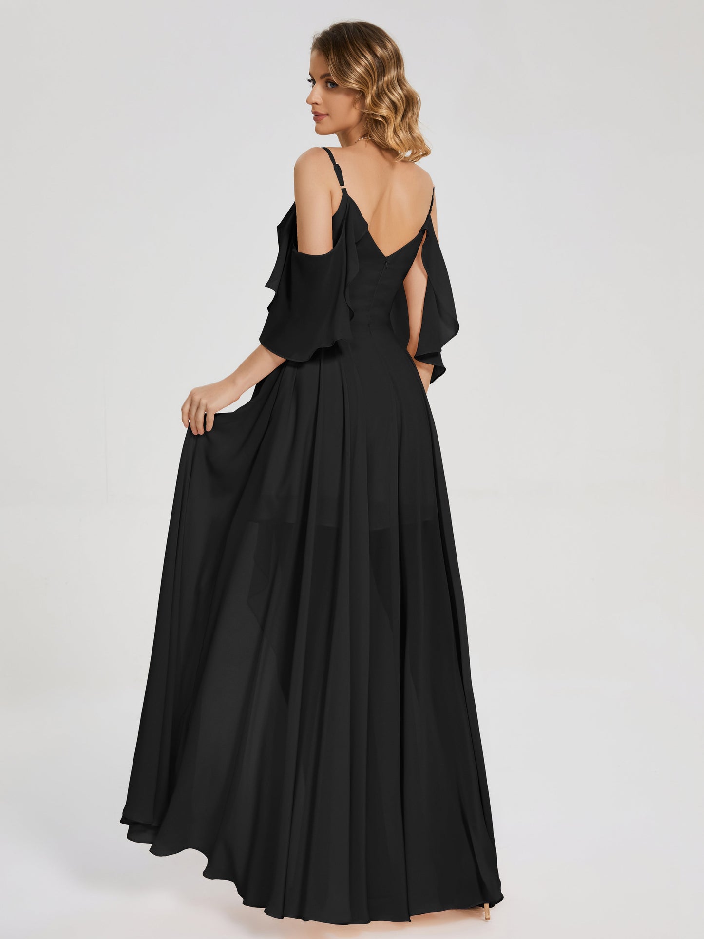 Vestido de fiesta de gasa con volantes y hombros descubiertos