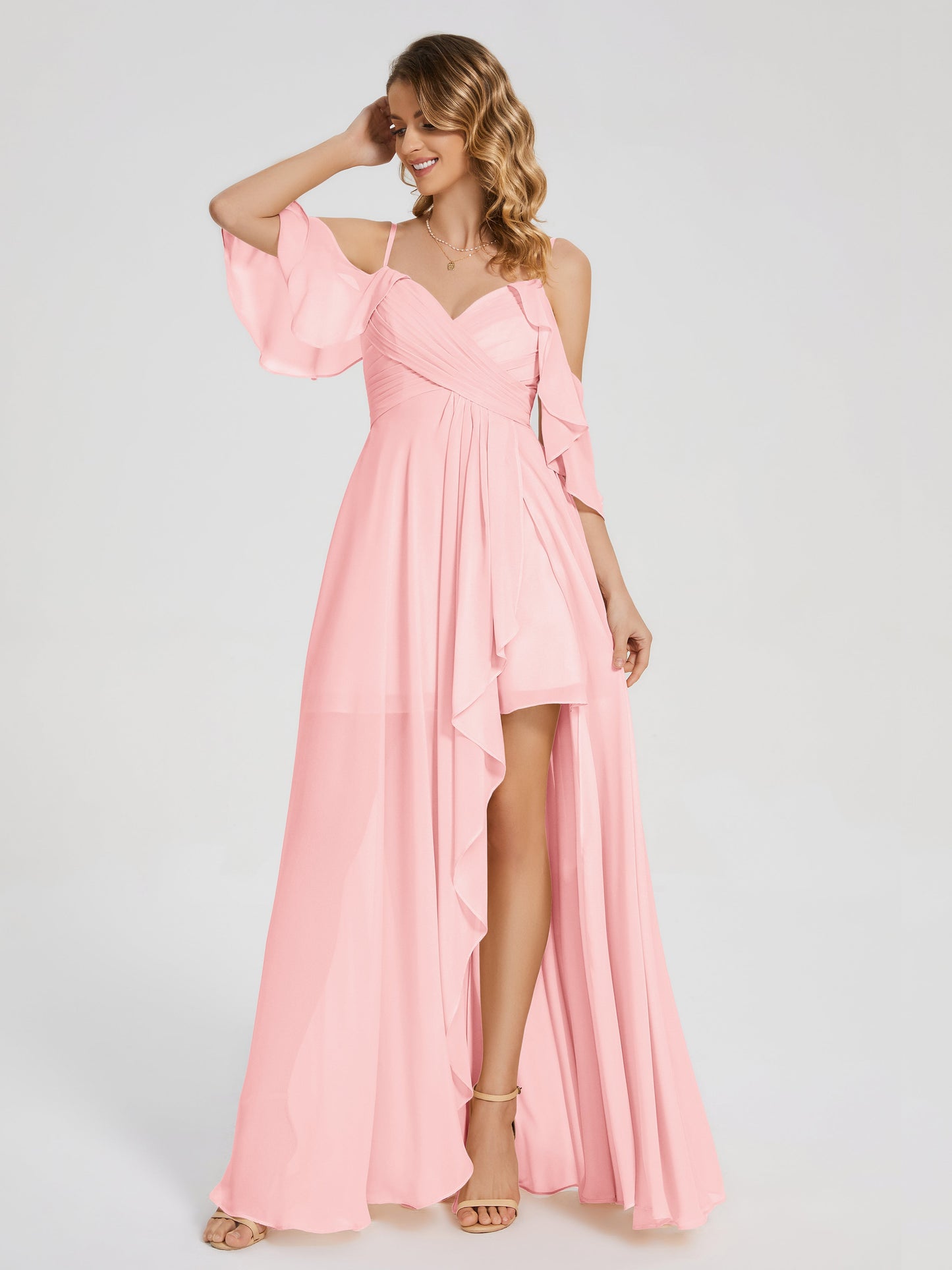 Vestido de fiesta de gasa con volantes y hombros descubiertos