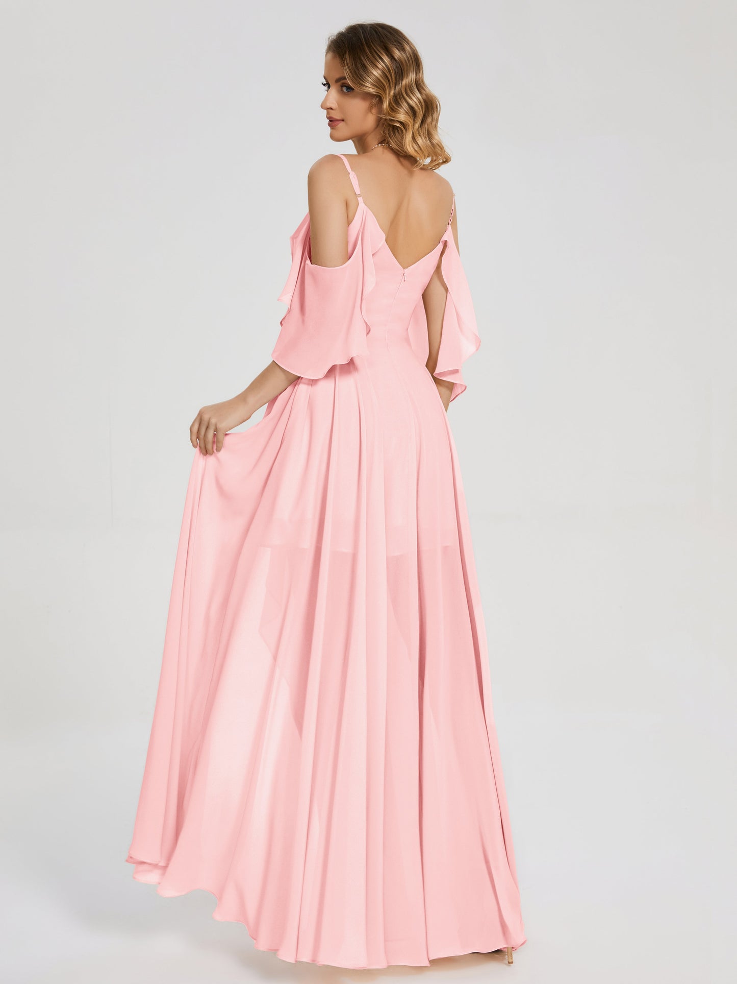 Vestido de fiesta de gasa con volantes y hombros descubiertos