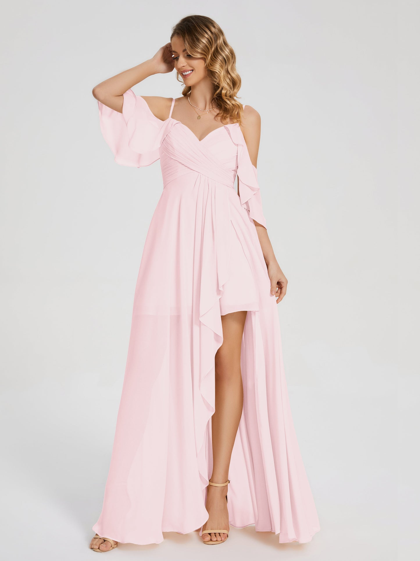 Vestido de fiesta de gasa con volantes y hombros descubiertos