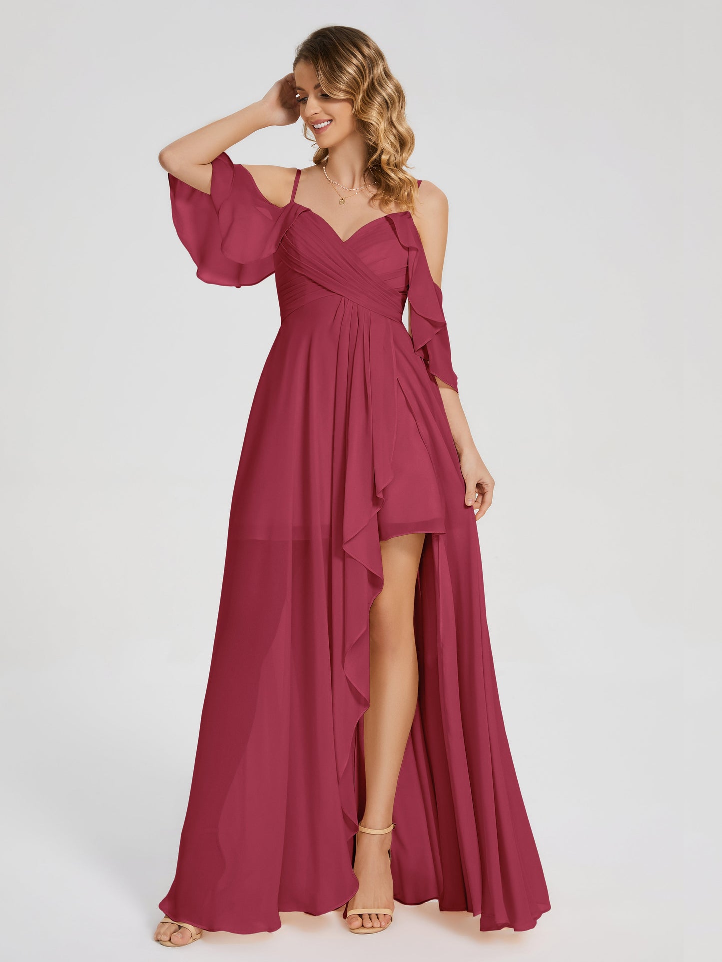 Vestido de fiesta de gasa con volantes y hombros descubiertos
