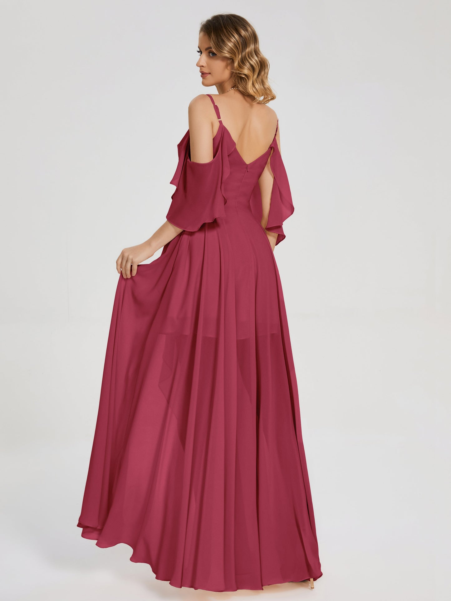 Vestido de fiesta de gasa con volantes y hombros descubiertos